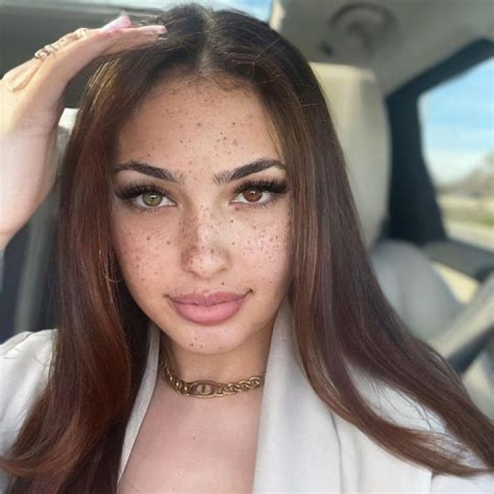 Ash Kash: The Rising Star of Social Media and Beauty Influencer