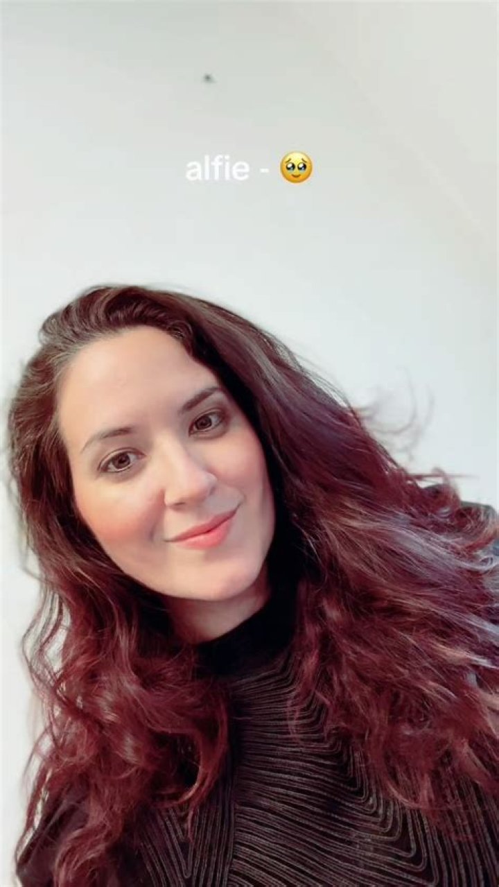 Cynthia Rivo: A Comprehensive Guide to the Malagasy Singer and Songwriter