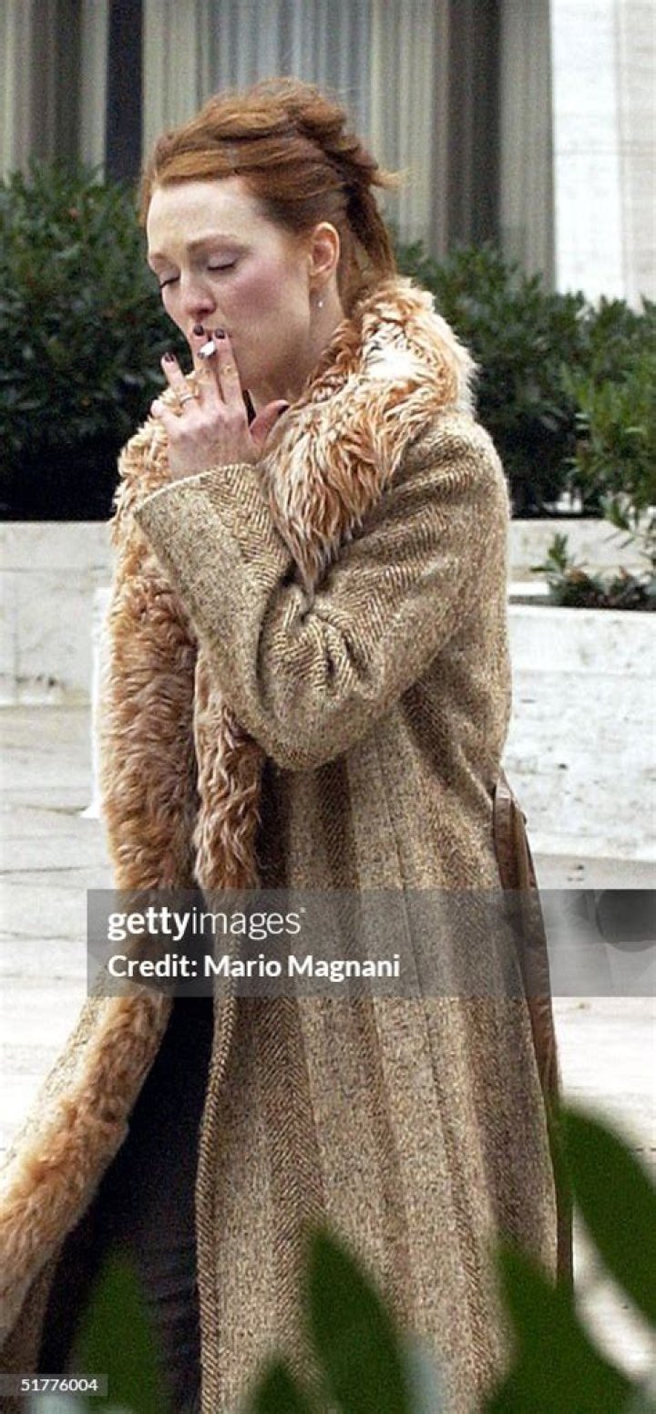 Does Julianne Moore Smoke? A Deep Dive into the Actress's Lifestyle