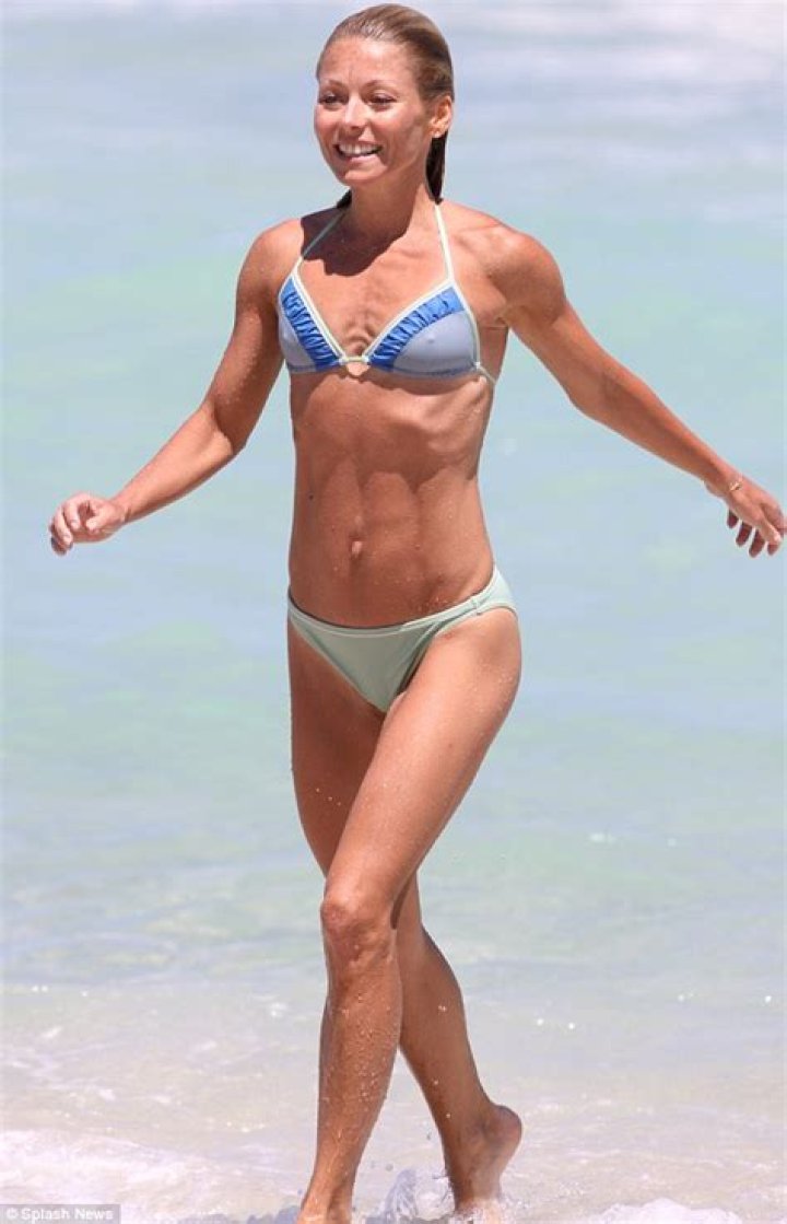 Uncover the Truth: Kelly Ripa's Weight Revealed