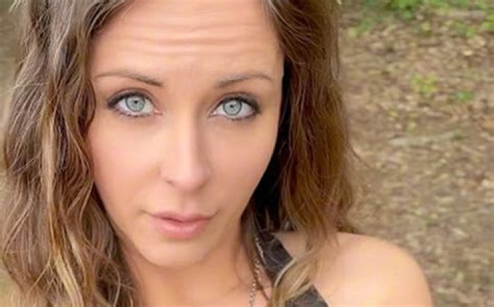 Exploring the Life and Career of ItsCarlyJane: A Deep Dive